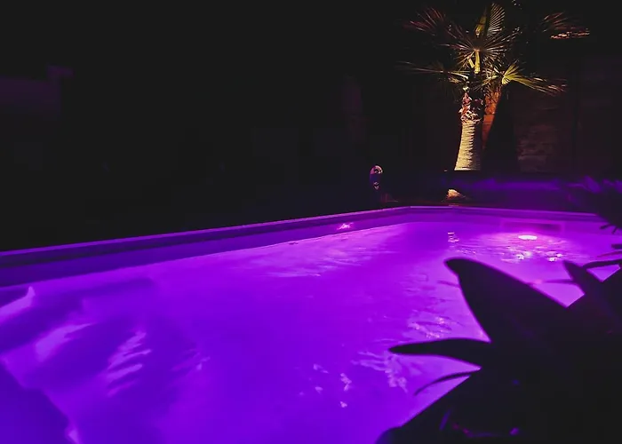 Дом отдыха Le Bien-etre Jacuzzi Piscine Chauffee Privee Du Tarn Entre Toulouse Et Albi & Les Du Tarn