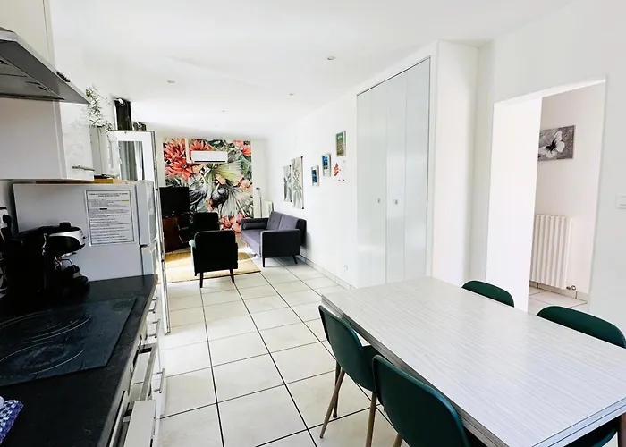 Дом отдыха Le Bien-etre Jacuzzi Piscine Chauffee Privee Du Tarn Entre Toulouse Et Albi & Les Du Tarn *