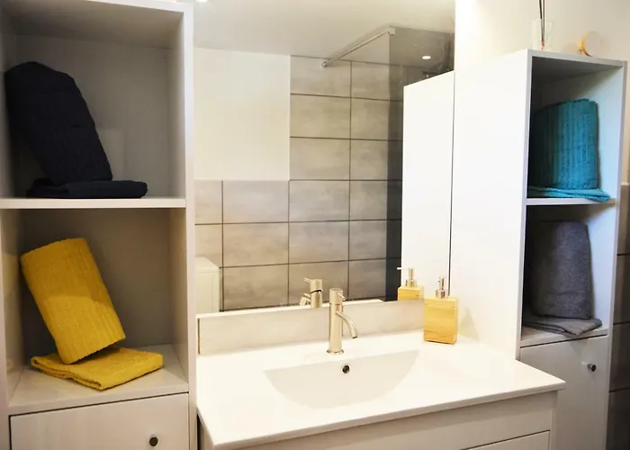 Le Bien-etre Jacuzzi Piscine Chauffee Privee Du Tarn Entre Toulouse Et Albi & Les Du Tarn Дом отдыха *